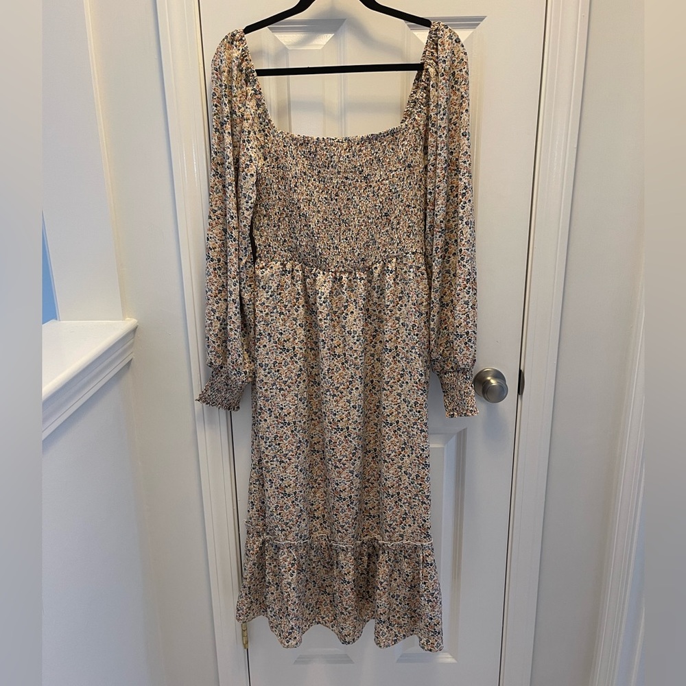 Women’s Smocked Maxi Floral Dress. Size Large